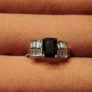 Silver with black and white stones ring sz 7